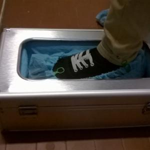 una sola operazione covershoe_dispenser