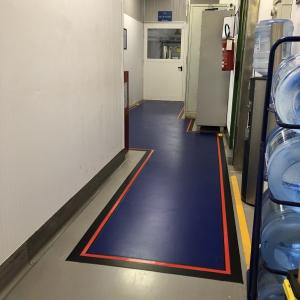 corridoio interno alla produzione TAPPETO_DECONTAMINANTE_LAVABILE