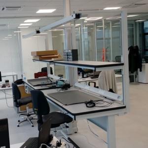 1800 x 750 x H900mm con sedia ESD BANCO_DI_LAVORO_ESD